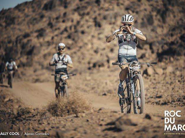 Hans Outreman en VTT sur une étape du Roc du Maroc