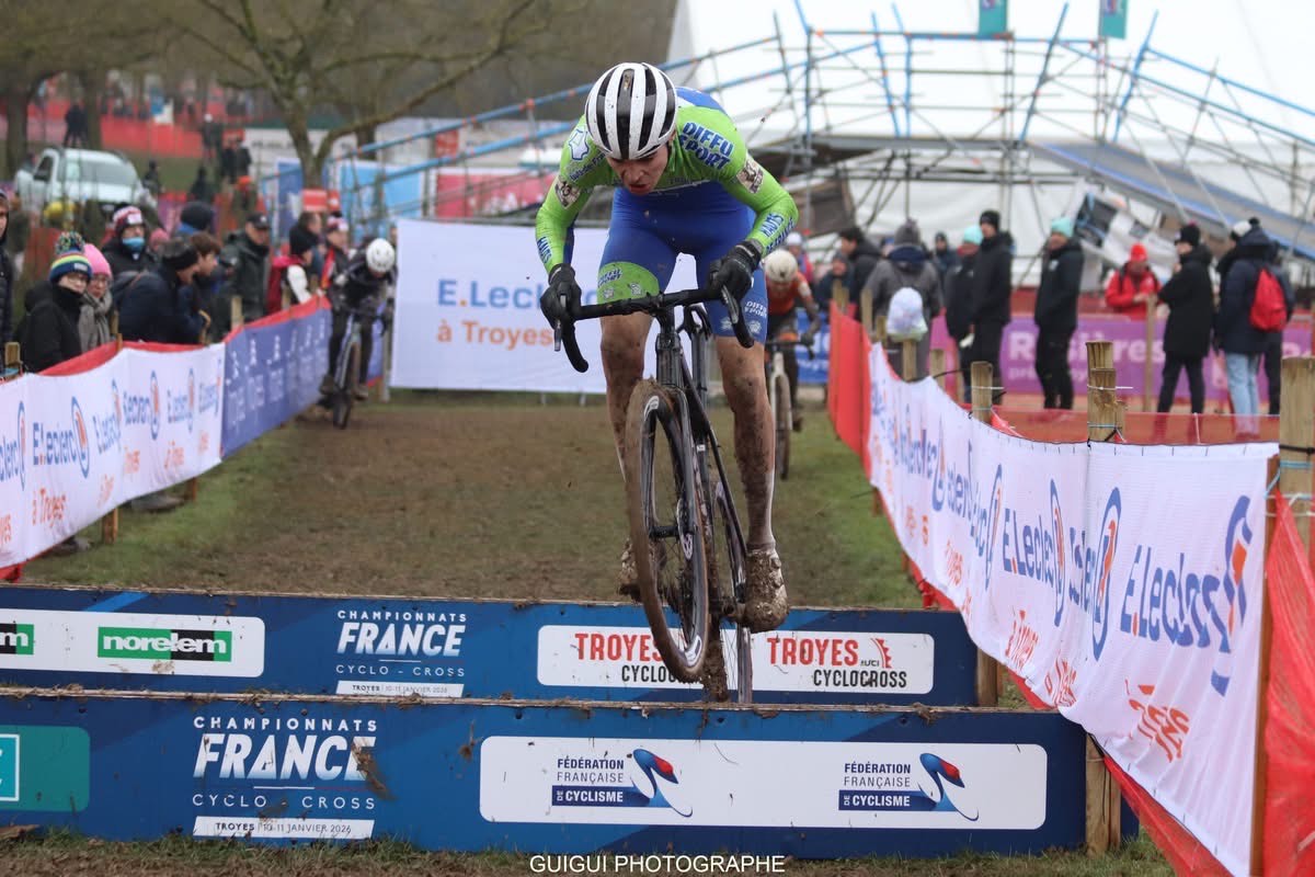 Saut de planches aux championnats de France de cyclo-cross